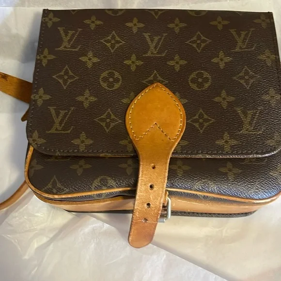 Louis Vuitton crossbody - Picture 1 of 8